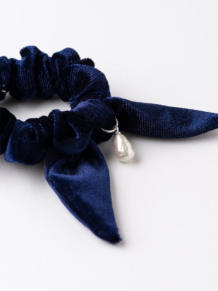 【SARARTH + TRESSE】SILVER Vegan pearl bracelet & MIA ruban chouchou in Navy