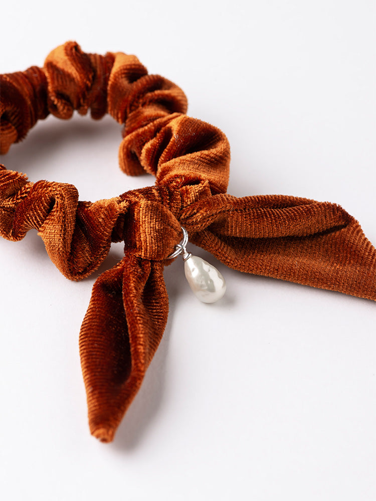 【SARARTH + TRESSE】SILVER Vegan pearl bracelet & MIA ruban chouchou in Terracotta