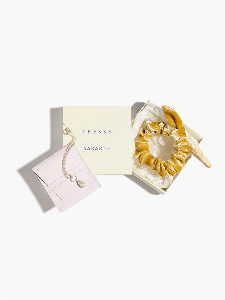 【SARARTH + TRESSE】SILVER Vegan pearl bracelet & MIA ruban chouchou in Mustard