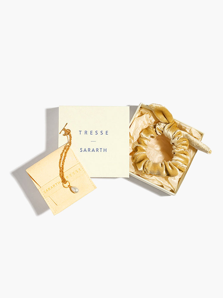 【SARARTH + TRESSE】GOLD Vegan pearl bracelet & MIA ruban chouchou in Mustard