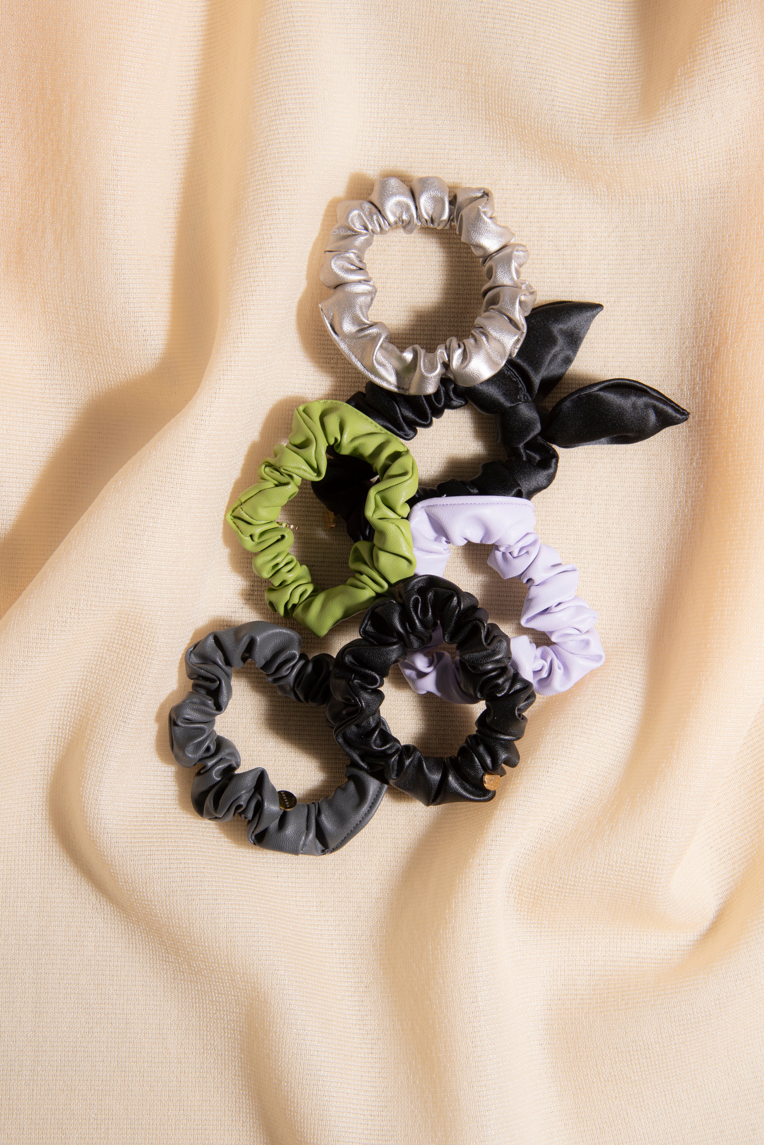 RUBAN et LOLA chouchou  in Black×Black