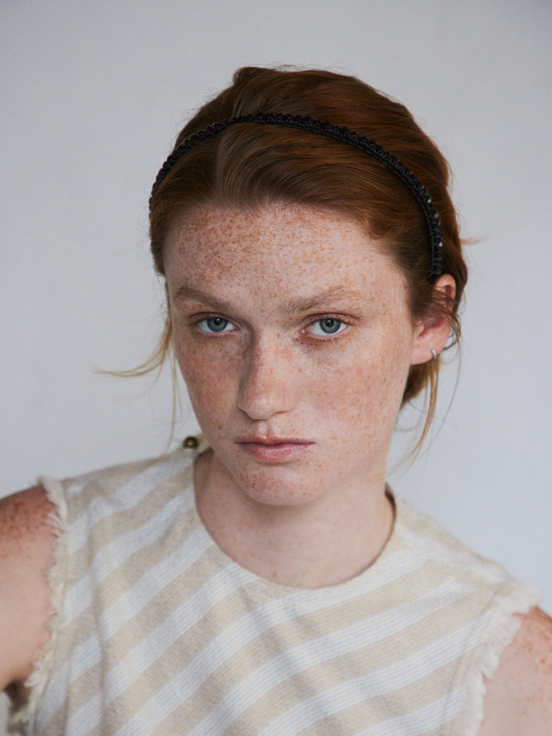 JADE Serre-tete Fin in Black