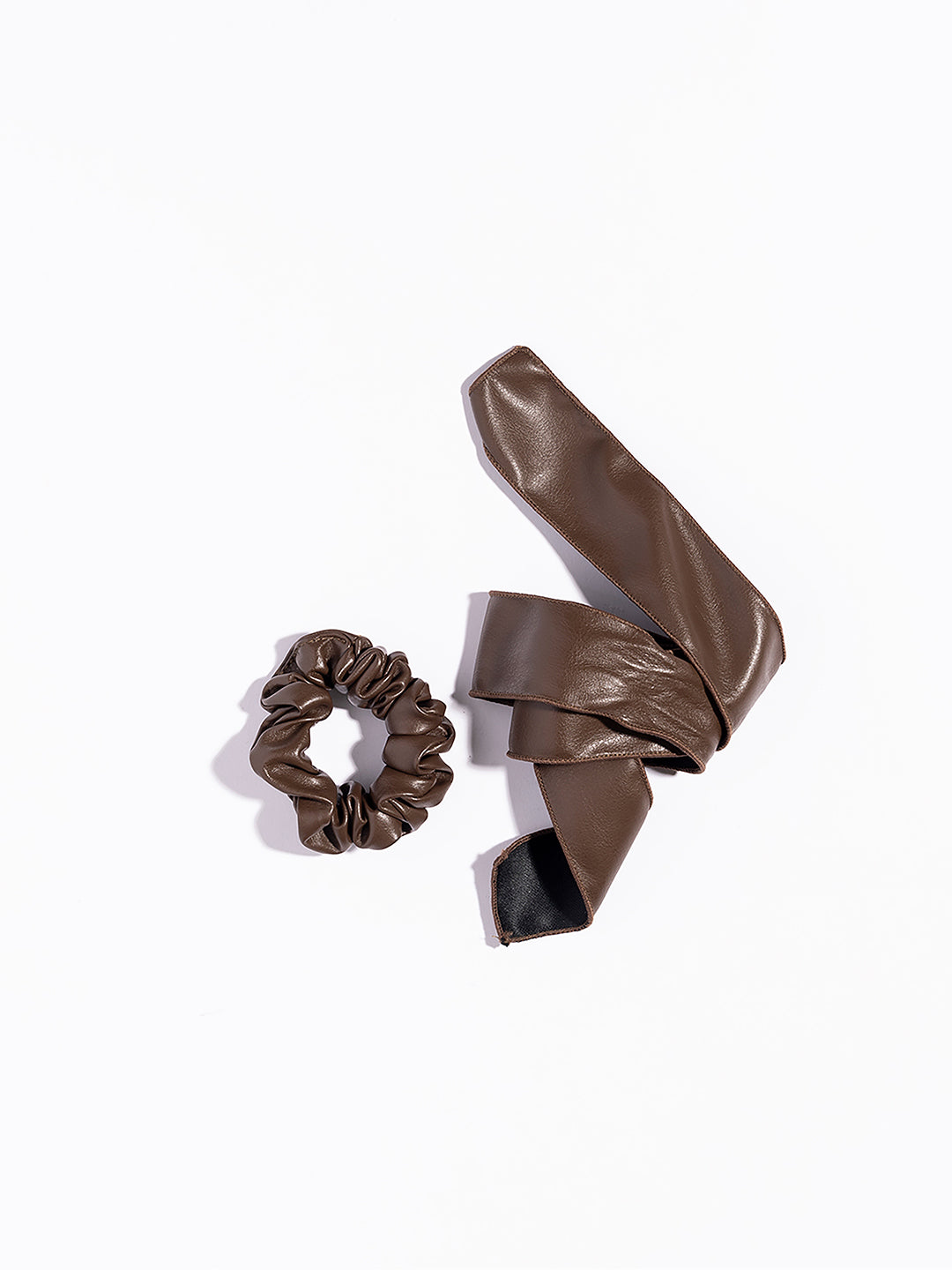 LOLA ribbon chouchou in Brown